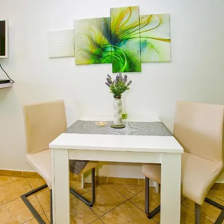 Hotel apartamentowy Art Deco Pape Hvar *