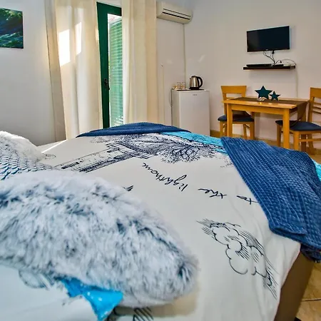 Hotel apartamentowy Art Deco Pape Hvar *